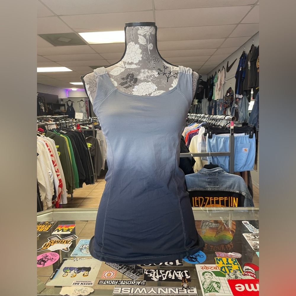 Lululemon Women’s Tank Top Size 6